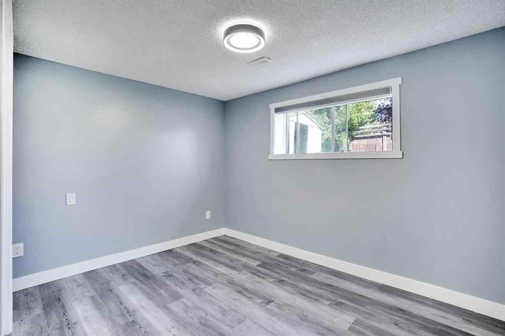 MLS® A2251038 - 35 Castlefall Grove NE in Castleridge Calgary, Residential