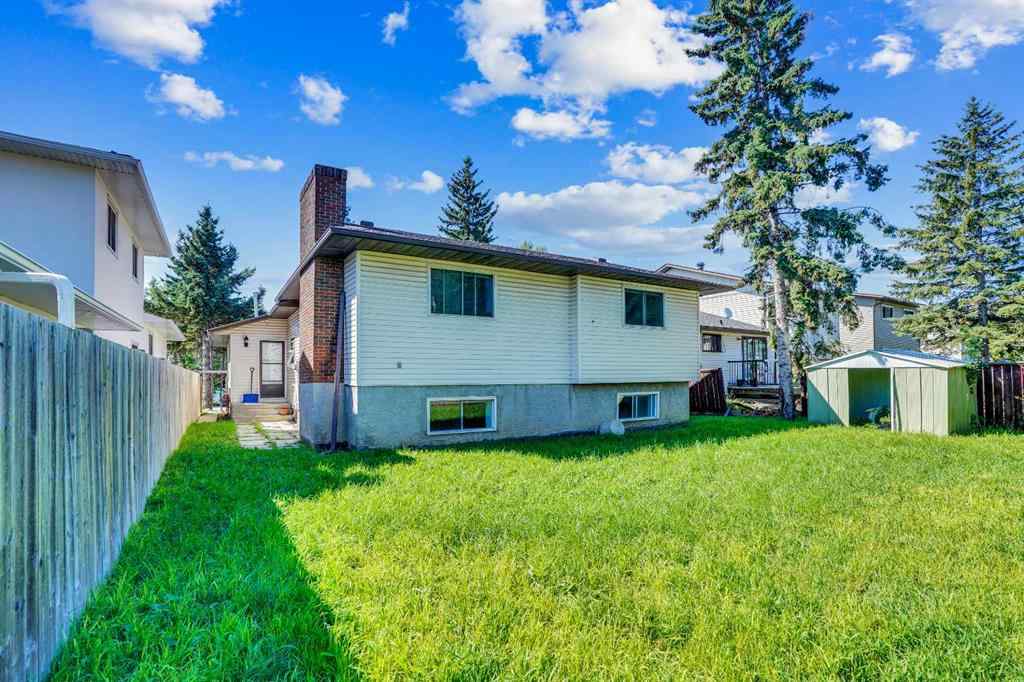 MLS® A2251038 - 35 Castlefall Grove NE in Castleridge Calgary, Residential