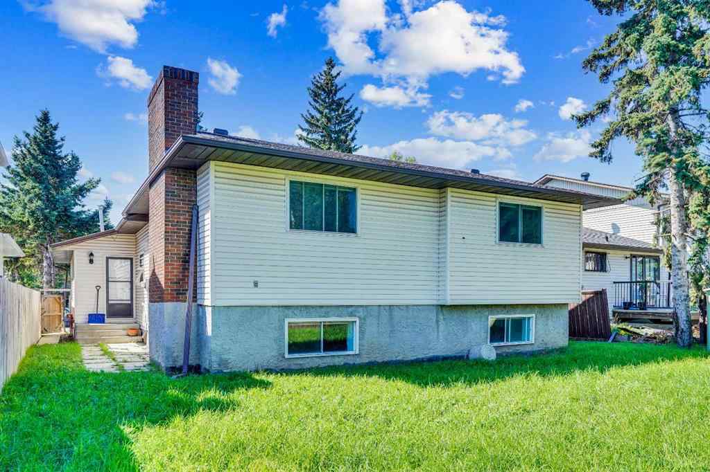 MLS® A2251038 - 35 Castlefall Grove NE in Castleridge Calgary, Residential