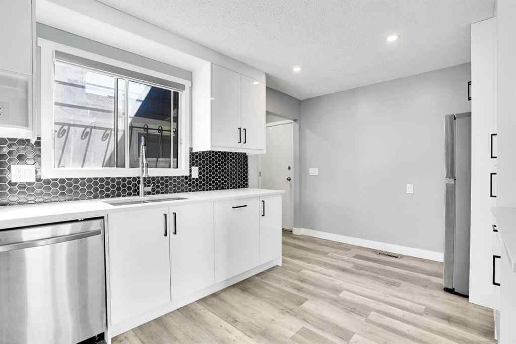 MLS® A2251038 - 35 Castlefall Grove NE in Castleridge Calgary, Residential