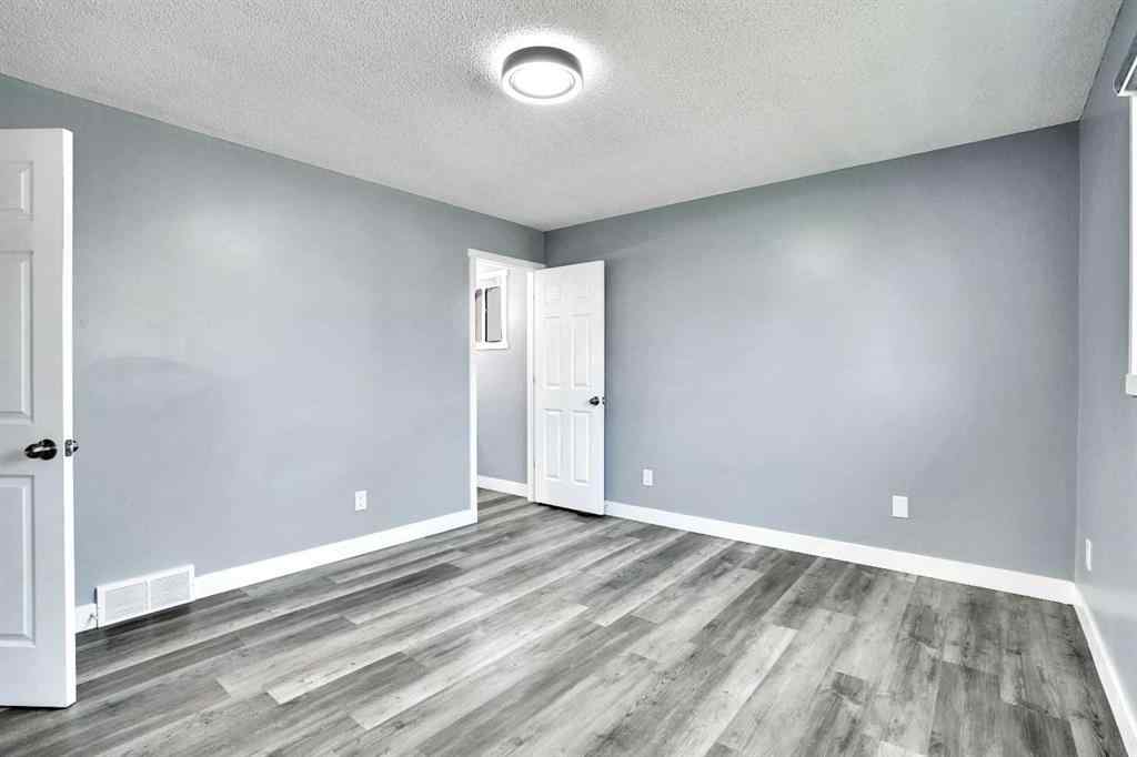 MLS® A2251038 - 35 Castlefall Grove NE in Castleridge Calgary, Residential
