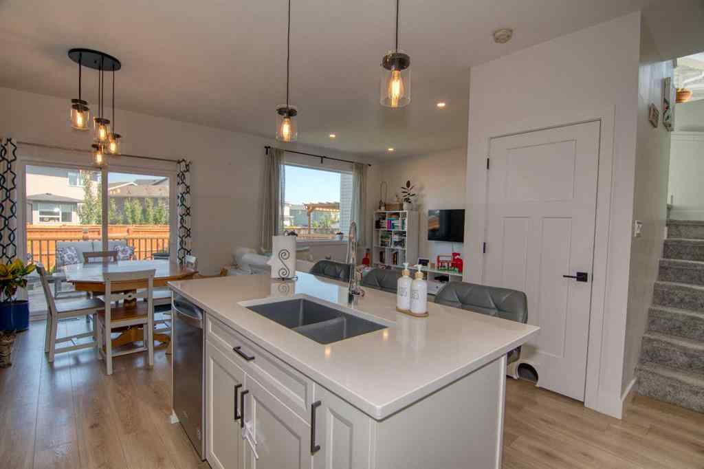MLS® A2251062 - 1353 Pacific Circle W in Garry Station Lethbridge, Residential