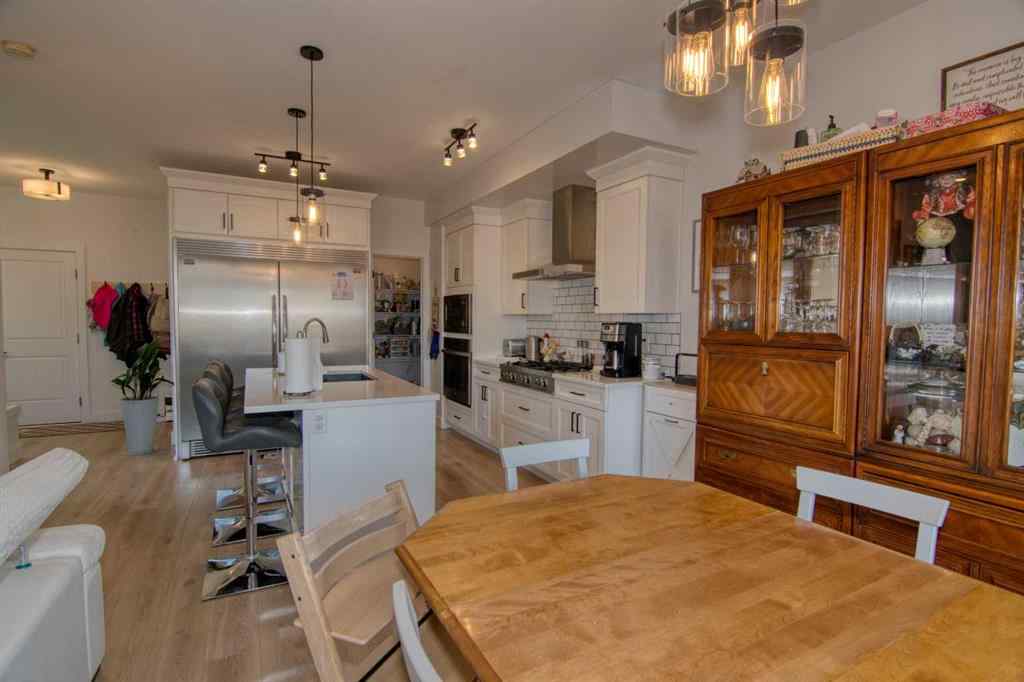 MLS® A2251062 - 1353 Pacific Circle W in Garry Station Lethbridge, Residential