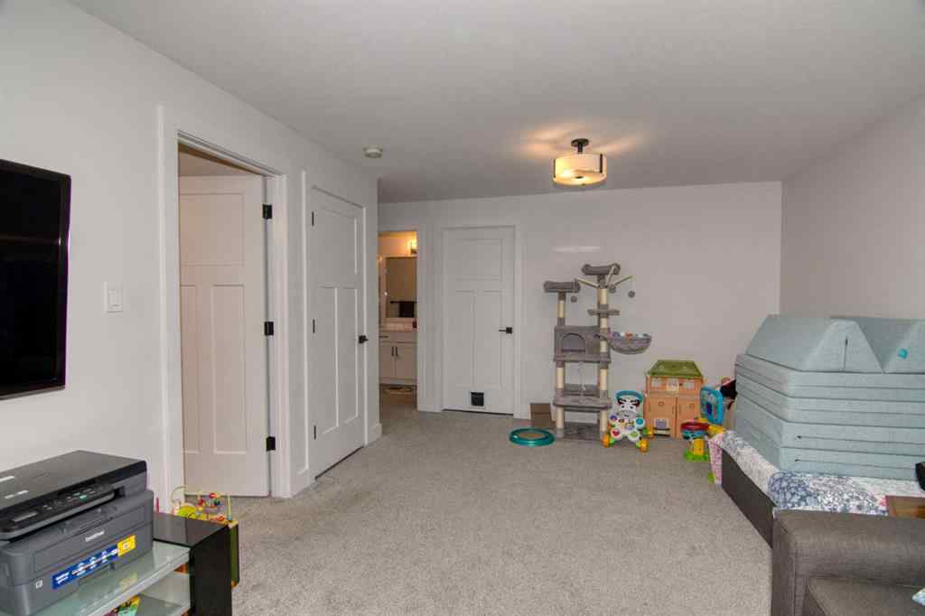MLS® A2251062 - 1353 Pacific Circle W in Garry Station Lethbridge, Residential