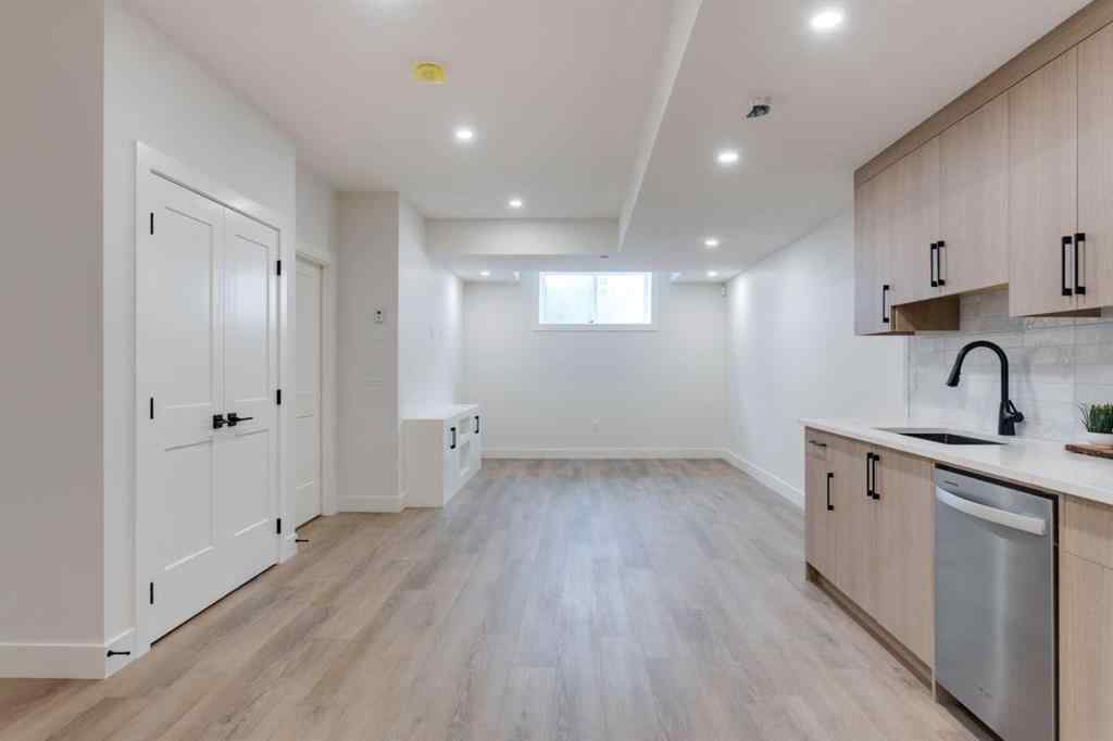 MLS® A2251066 - 422 14 Avenue NE in Renfrew Calgary, Residential