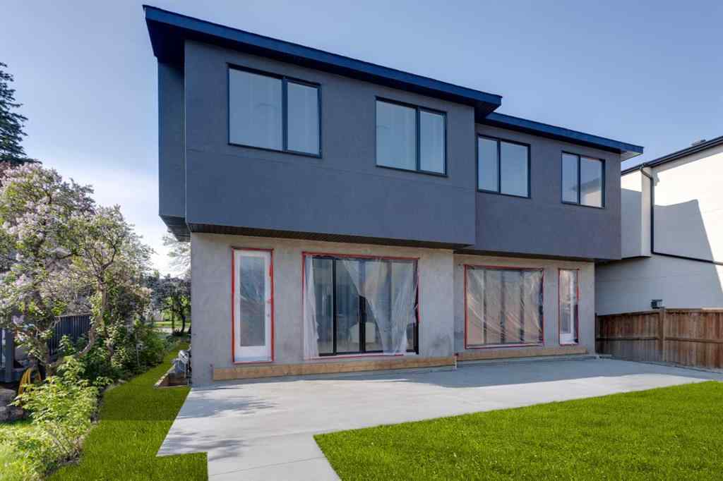 MLS® A2251066 - 422 14 Avenue NE in Renfrew Calgary, Residential