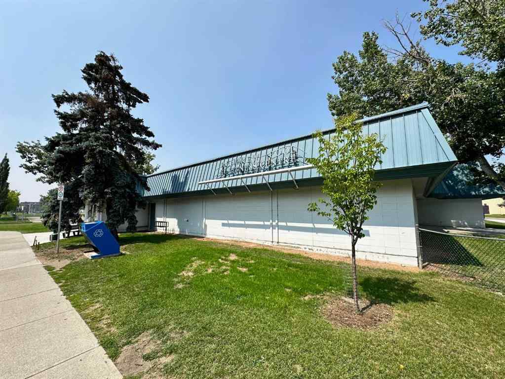 MLS® A2251066 - 422 14 Avenue NE in Renfrew Calgary, Residential