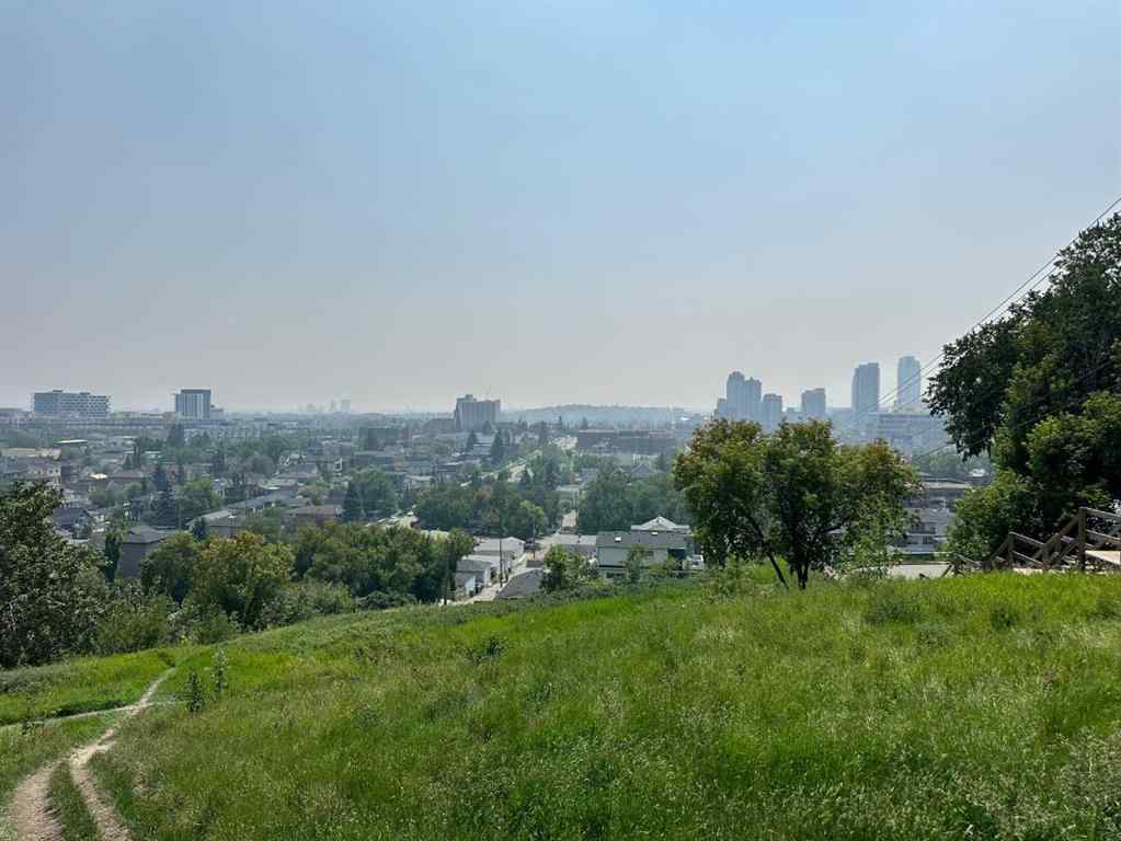 MLS® A2251066 - 422 14 Avenue NE in Renfrew Calgary, Residential
