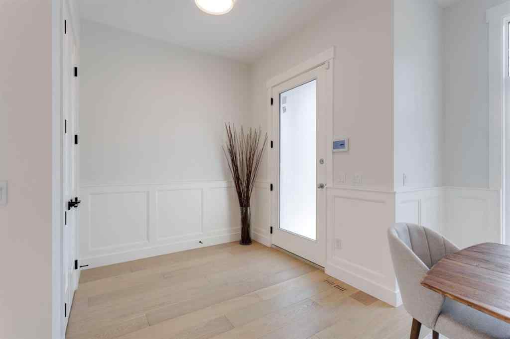 MLS® A2251066 - 422 14 Avenue NE in Renfrew Calgary, Residential