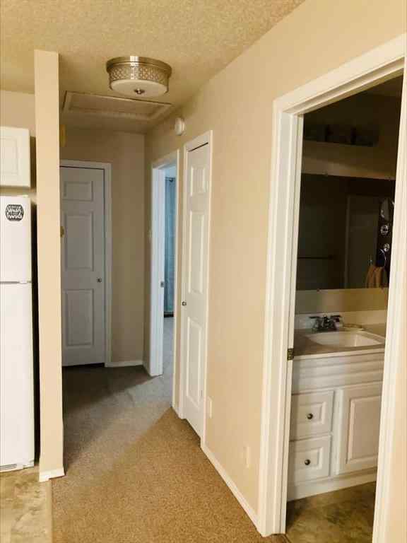 MLS® A2251071 - 16 Rossland Bay SE in Ross Glen Medicine Hat, Residential