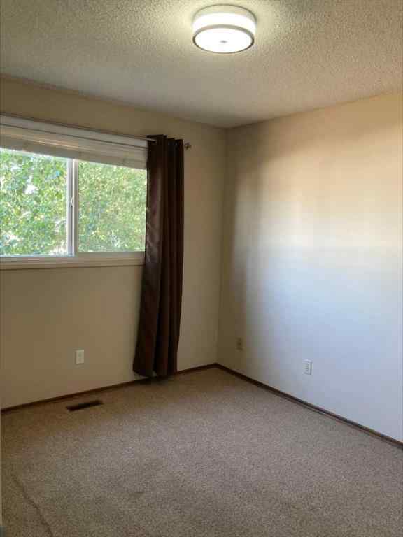 MLS® A2251071 - 16 Rossland Bay SE in Ross Glen Medicine Hat, Residential