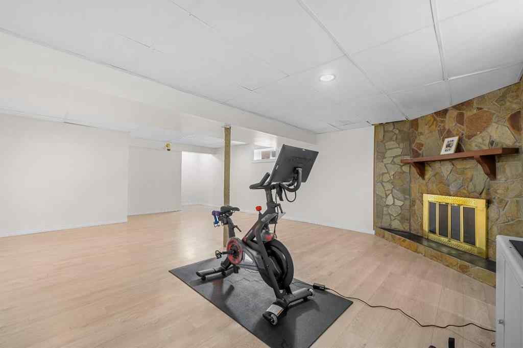 MLS® A2251080 - 924 Cannock Road SW in Canyon Meadows Calgary, Residential