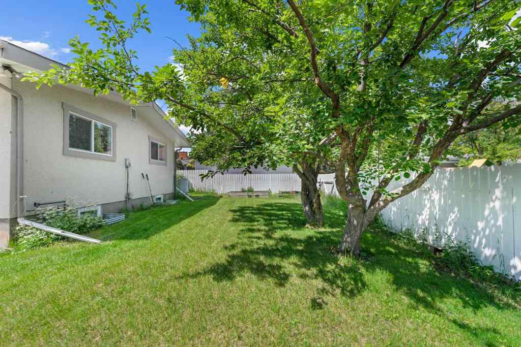 MLS® A2251080 - 924 Cannock Road SW in Canyon Meadows Calgary, Residential