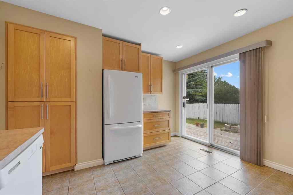 MLS® A2251080 - 924 Cannock Road SW in Canyon Meadows Calgary, Residential