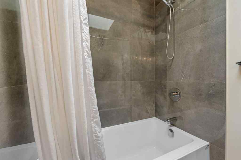 MLS® A2251080 - 924 Cannock Road SW in Canyon Meadows Calgary, Residential
