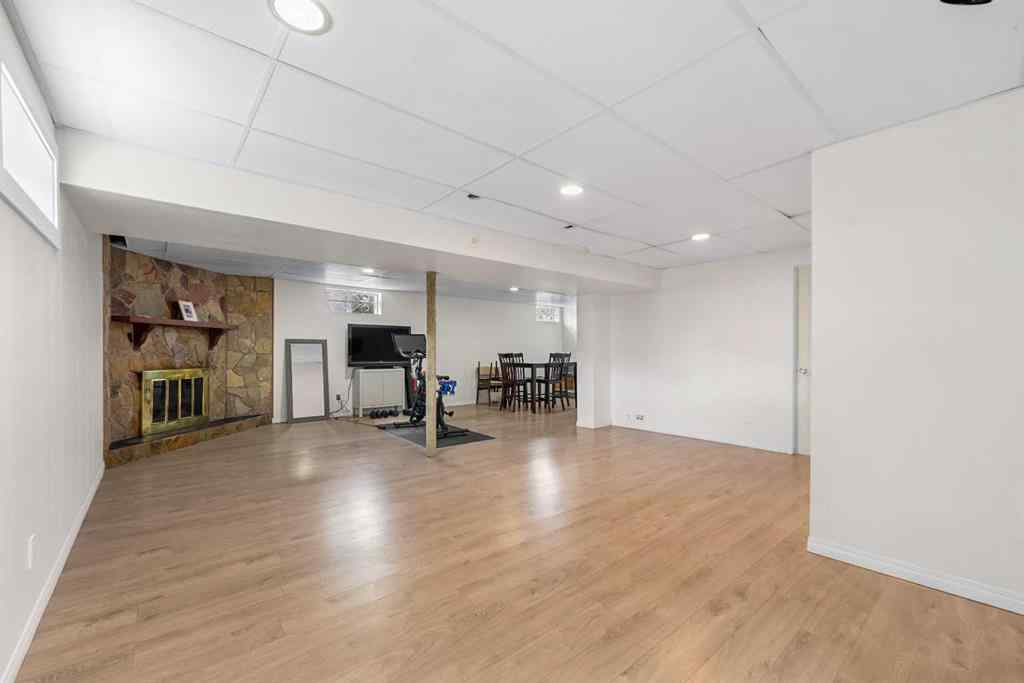 MLS® A2251080 - 924 Cannock Road SW in Canyon Meadows Calgary, Residential