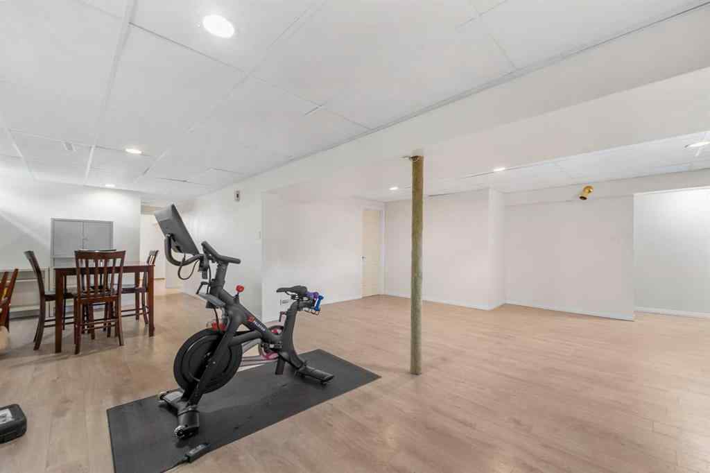 MLS® A2251080 - 924 Cannock Road SW in Canyon Meadows Calgary, Residential