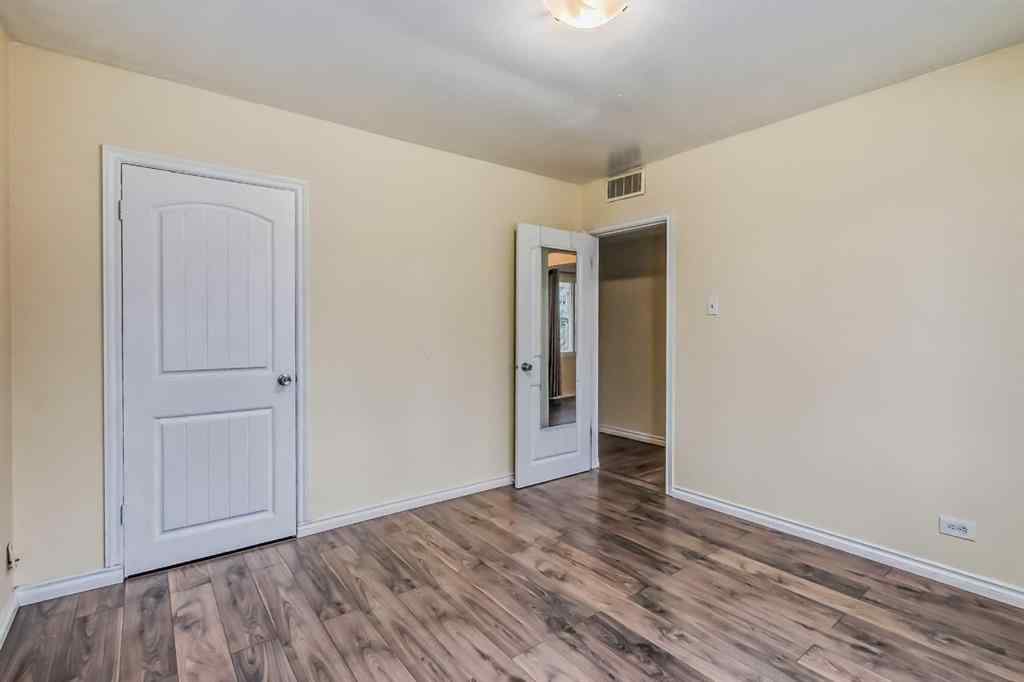 MLS® A2251085 - 2111 Broadview Road NW in West Hillhurst Calgary, Residential