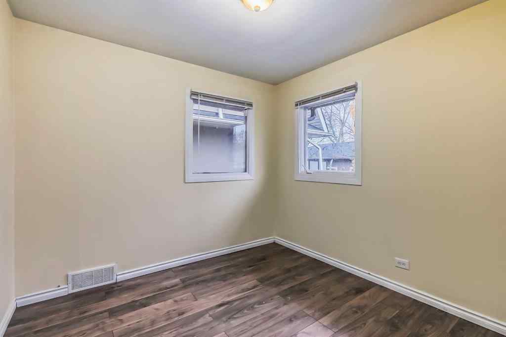 MLS® A2251085 - 2111 Broadview Road NW in West Hillhurst Calgary, Residential
