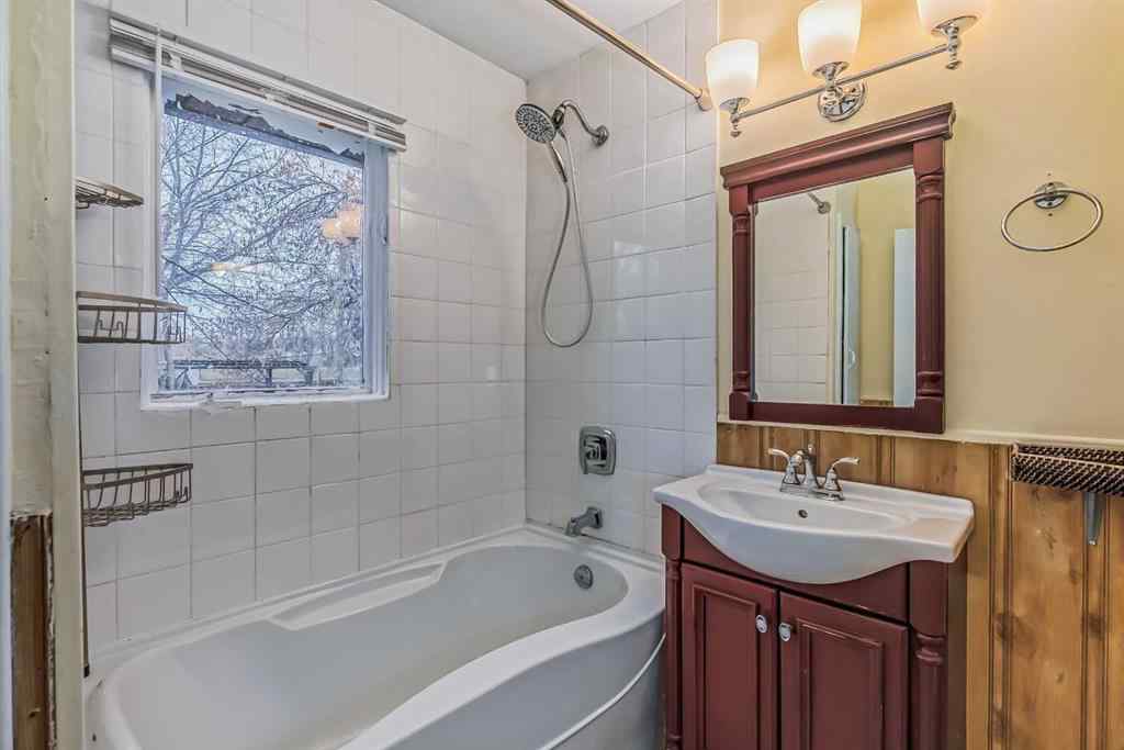 MLS® A2251085 - 2111 Broadview Road NW in West Hillhurst Calgary, Residential