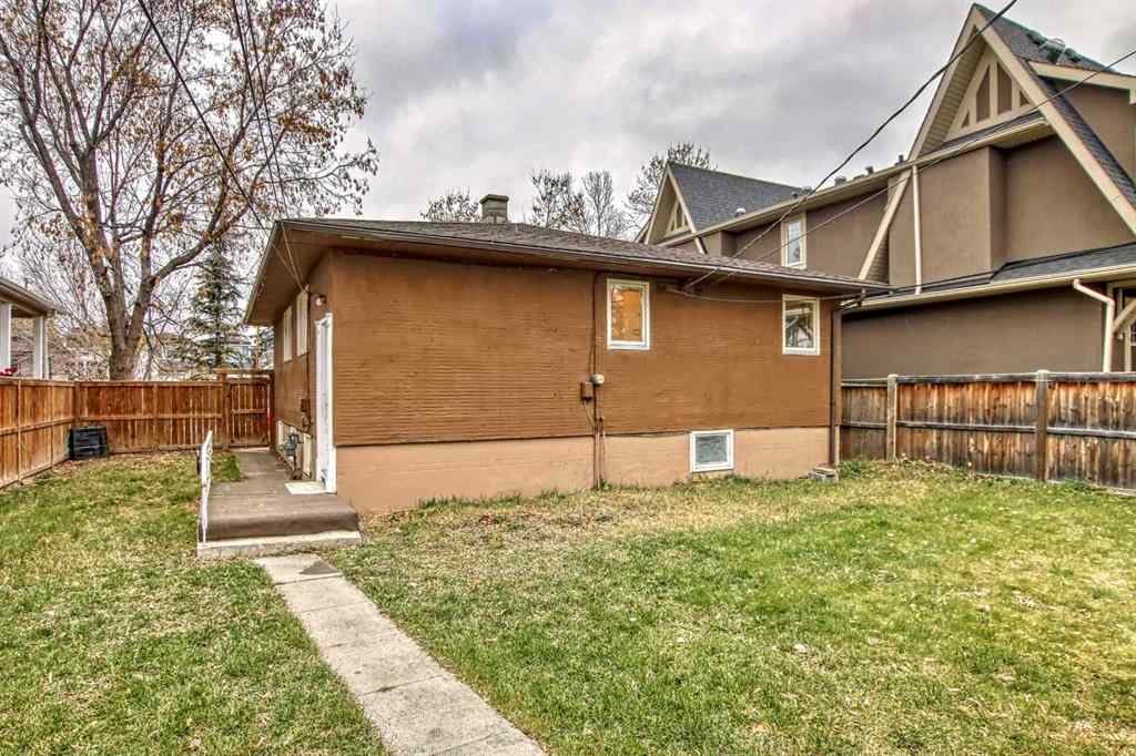 MLS® A2251085 - 2111 Broadview Road NW in West Hillhurst Calgary, Residential