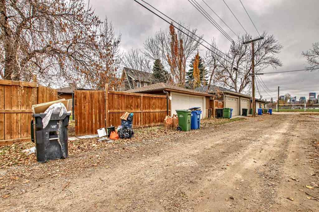 MLS® A2251085 - 2111 Broadview Road NW in West Hillhurst Calgary, Residential