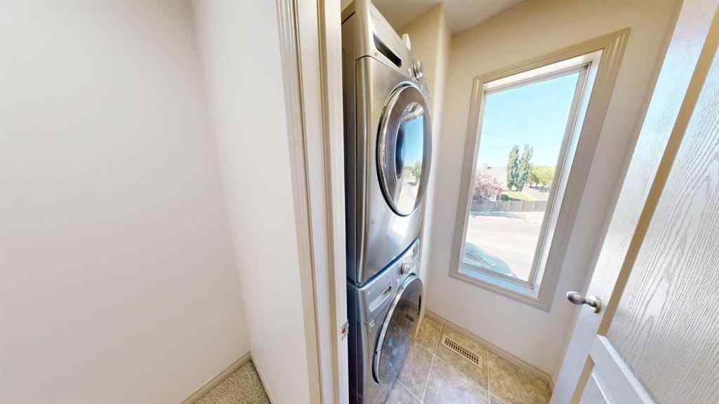 MLS® A2251097 - 138 Southgate Boulevard S in Southgate Lethbridge, Residential