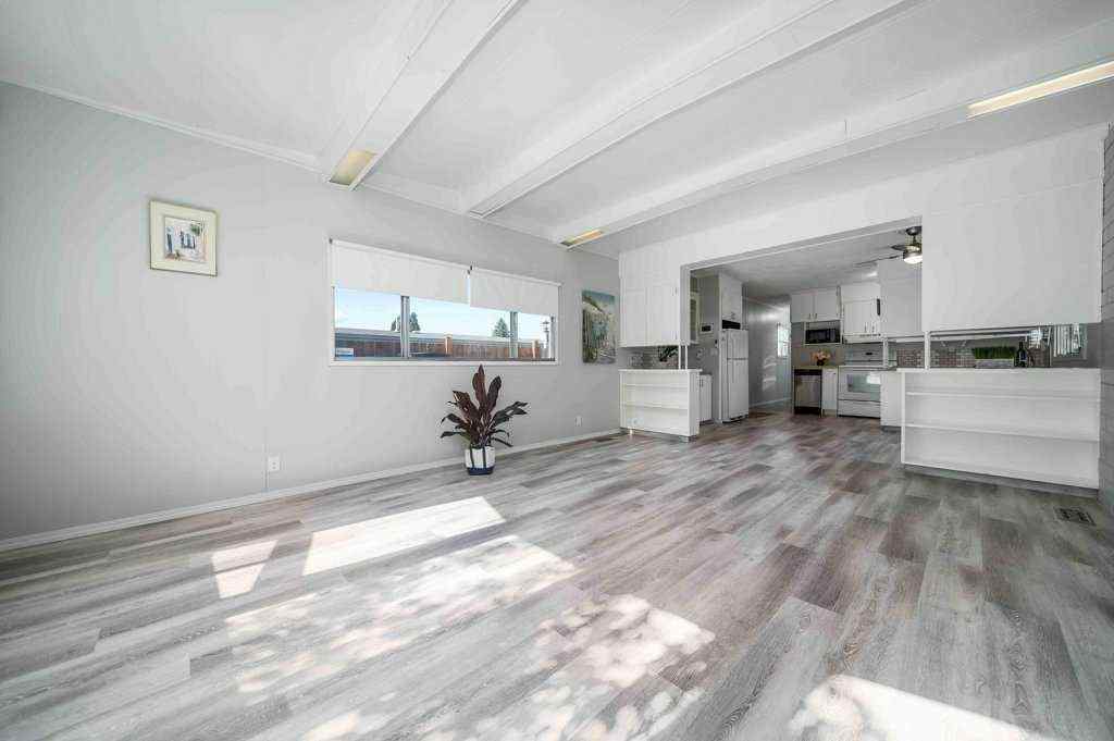 MLS® A2251103 - Unit #31 2248 Southview Drive SE in Crestwood-Norwood Medicine Hat, Mobile