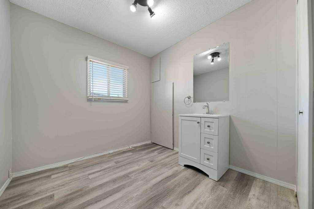 MLS® A2251103 - Unit #31 2248 Southview Drive SE in Crestwood-Norwood Medicine Hat, Mobile