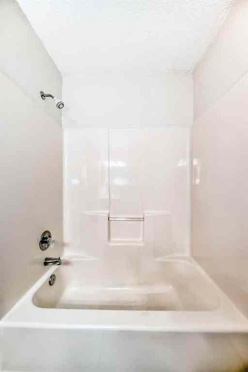 MLS® A2251108 - 244 Shawinigan Drive SW in Shawnessy Calgary, Residential