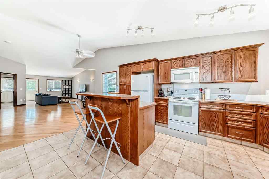MLS® A2251133 - 5517 52 Avenue Close  in Dodds Lake Innisfail, Residential