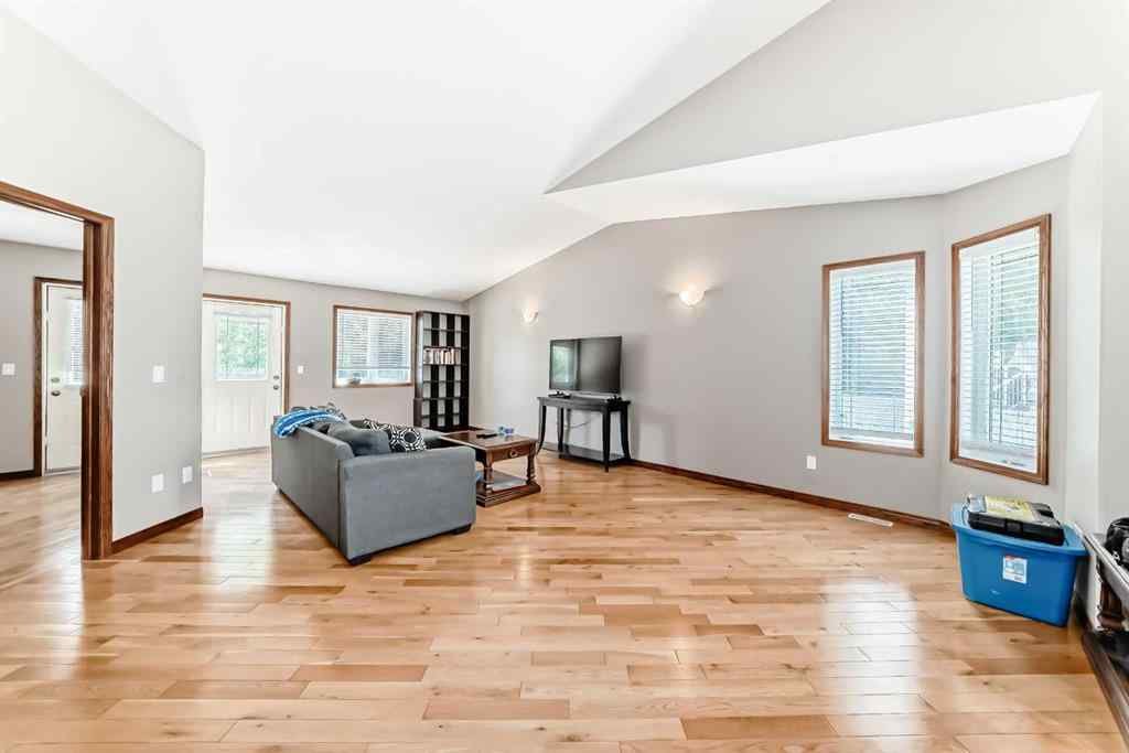 MLS® A2251133 - 5517 52 Avenue Close  in Dodds Lake Innisfail, Residential