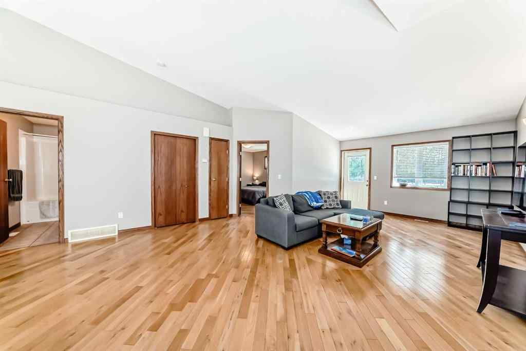 MLS® A2251133 - 5517 52 Avenue Close  in Dodds Lake Innisfail, Residential