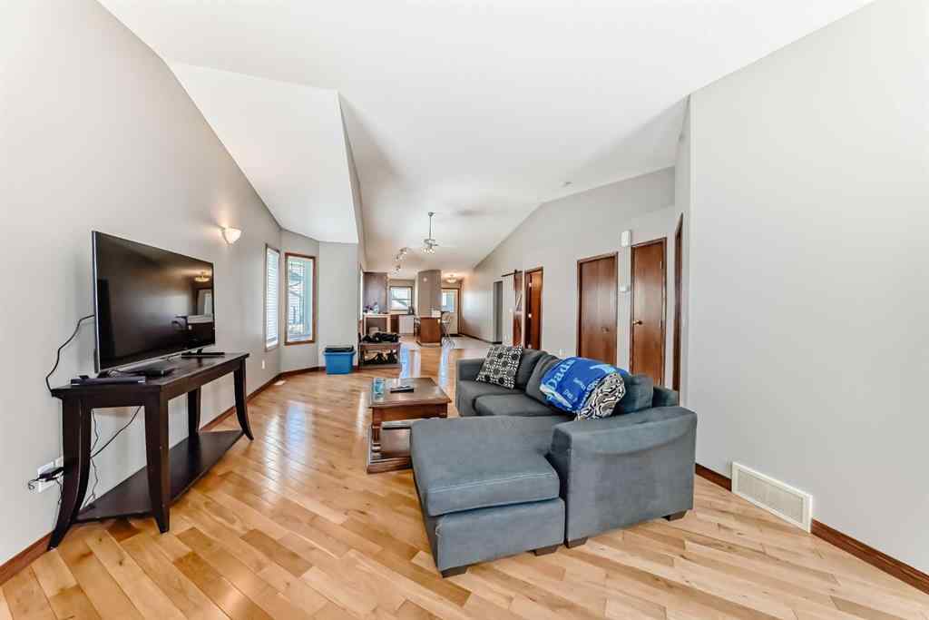 MLS® A2251133 - 5517 52 Avenue Close  in Dodds Lake Innisfail, Residential
