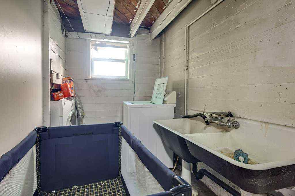 MLS® A2251136 - 4315 50 Avenue  in Downtown Innisfail Innisfail, Residential