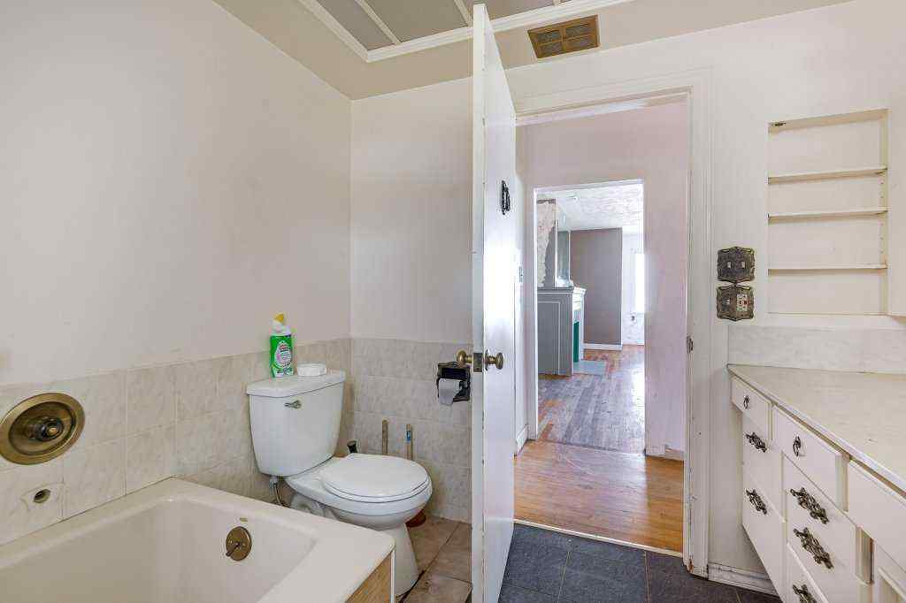 MLS® A2251136 - 4315 50 Avenue  in Downtown Innisfail Innisfail, Residential