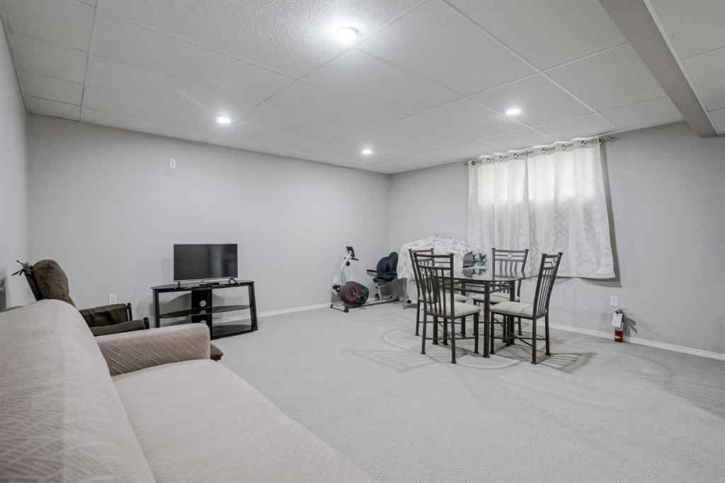 MLS® A2251140 - 186 Everstone Drive SW in Evergreen Calgary, Residential
