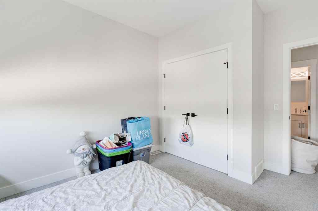 MLS® A2251143 - 2018 40 Street SE in Forest Lawn Calgary, Residential
