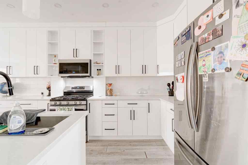 MLS® A2251143 - 2018 40 Street SE in Forest Lawn Calgary, Residential