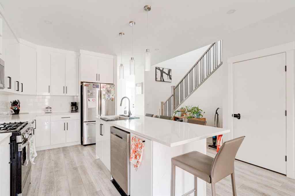 MLS® A2251143 - 2018 40 Street SE in Forest Lawn Calgary, Residential