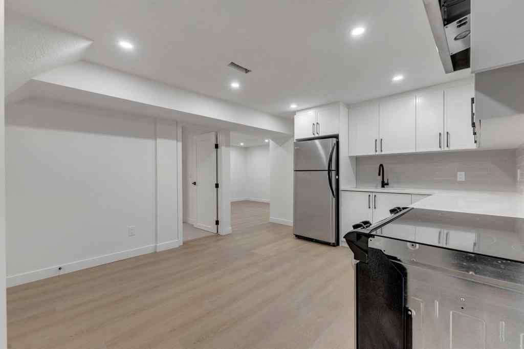MLS® A2251145 - 5242 Thomas Street NE in Thorncliffe Calgary, Residential