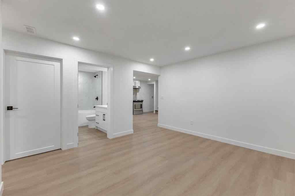 MLS® A2251145 - 5242 Thomas Street NE in Thorncliffe Calgary, Residential