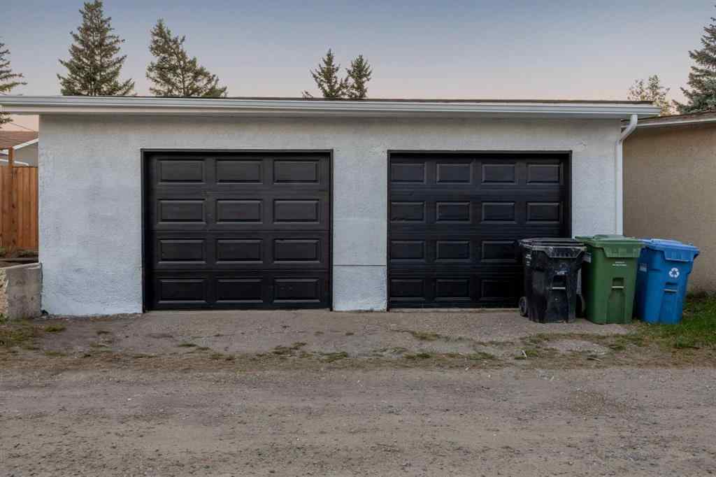 MLS® A2251145 - 5242 Thomas Street NE in Thorncliffe Calgary, Residential