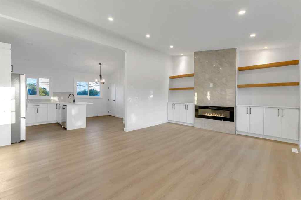 MLS® A2251145 - 5242 Thomas Street NE in Thorncliffe Calgary, Residential