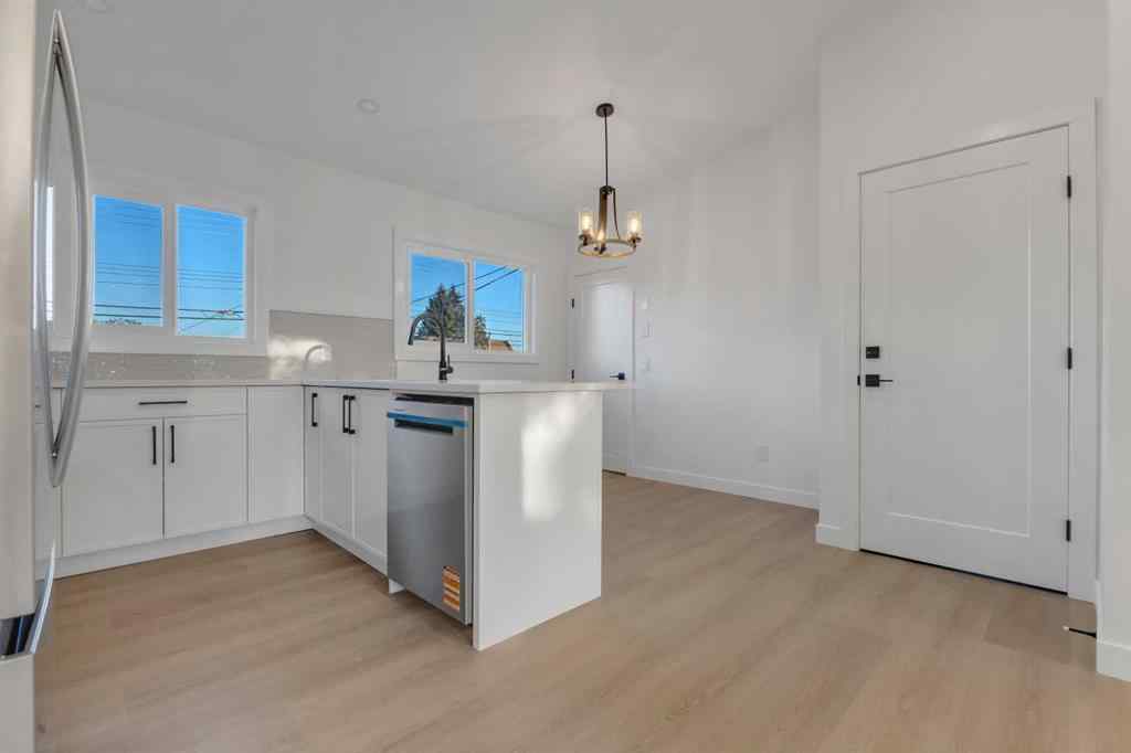 MLS® A2251145 - 5242 Thomas Street NE in Thorncliffe Calgary, Residential