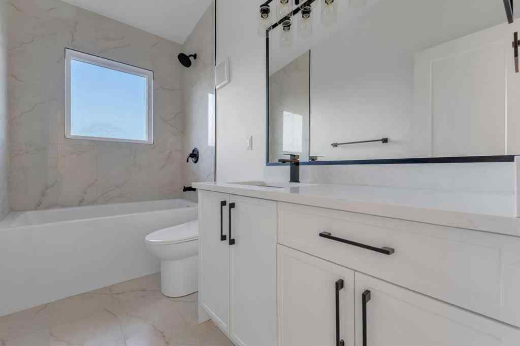 MLS® A2251145 - 5242 Thomas Street NE in Thorncliffe Calgary, Residential