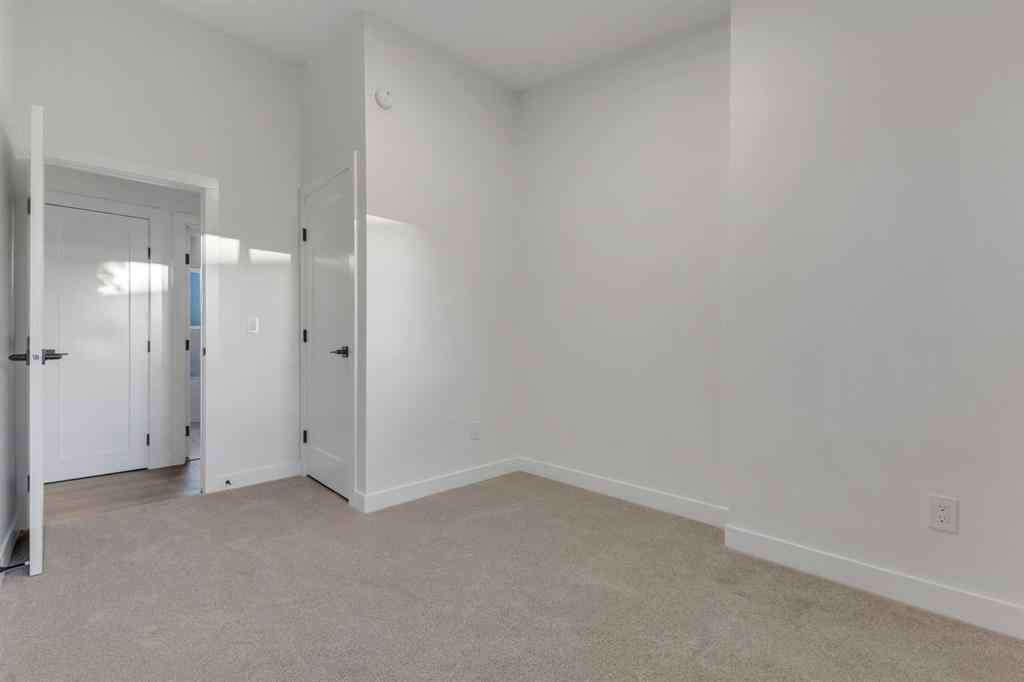 MLS® A2251145 - 5242 Thomas Street NE in Thorncliffe Calgary, Residential