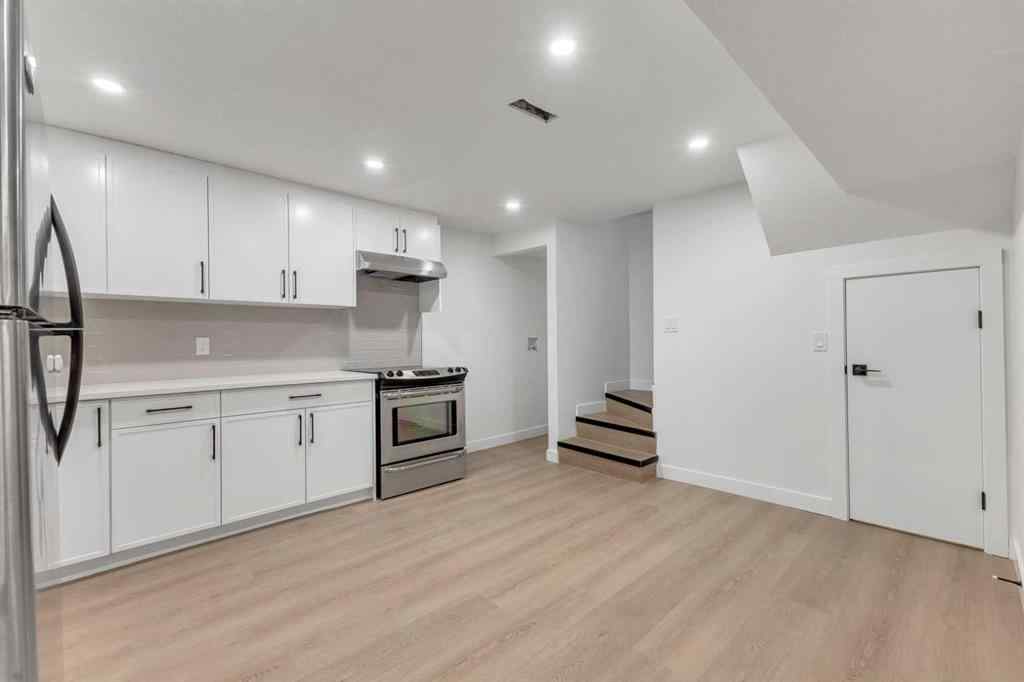 MLS® A2251145 - 5242 Thomas Street NE in Thorncliffe Calgary, Residential