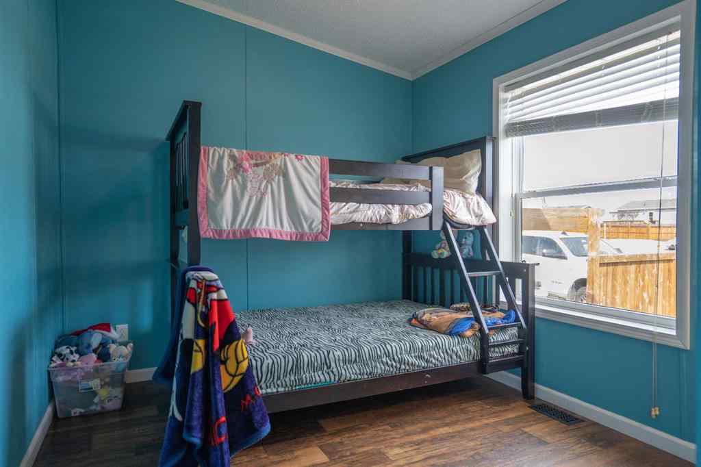 MLS® A2251146 - 5219 44th Street  in NONE Clive, Residential