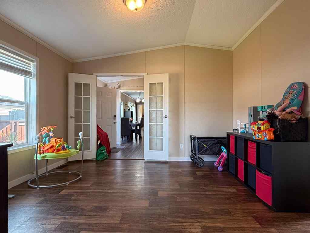 MLS® A2251146 - 5219 44th Street  in NONE Clive, Residential